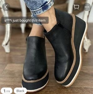 NWOB~Women's Faux Leather Booties